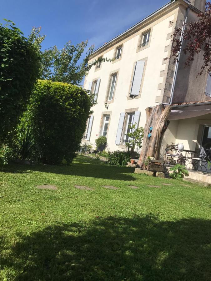 Bed and Breakfast Chez Guilem Saint-Maixent-lʼÉcole Esterno foto