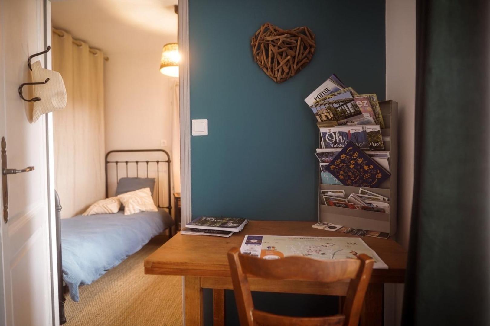 Bed and Breakfast Chez Guilem Saint-Maixent-lʼÉcole Esterno foto